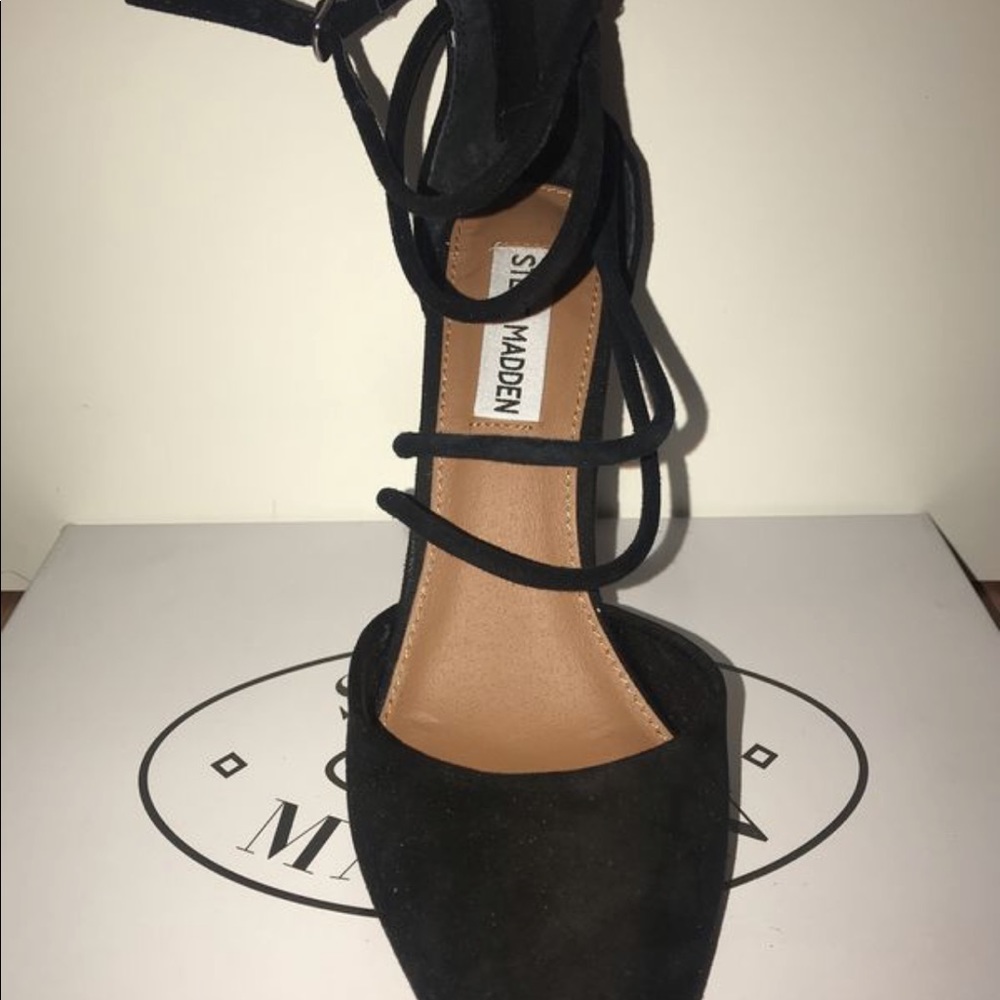 Heels - Picture 2 of 2